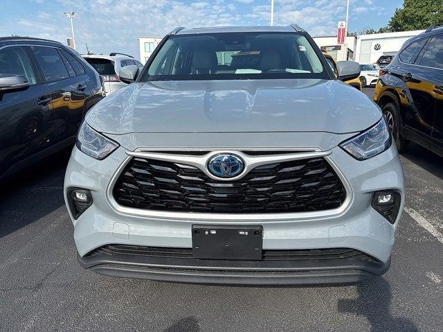 2022 Toyota Highlander Hybrid XLE Bronze Edition 2022 Toyota Highlander Hybrid XLE Bronze Edition