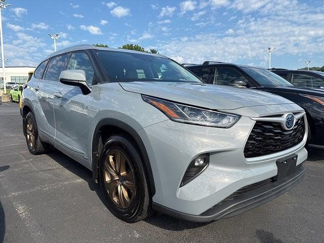 2022 Toyota Highlander Hybrid XLE Bronze Edition 2022 Toyota Highlander Hybrid XLE Bronze Edition