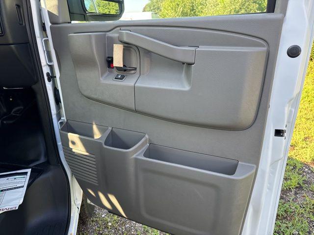 2025 GMC Savana Cargo RWD 3500 Extended Wheelbase Work Van