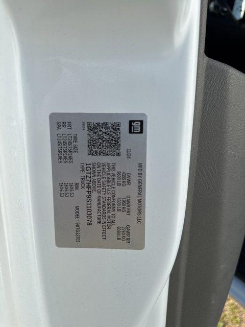 2025 GMC Savana Cargo RWD 3500 Extended Wheelbase Work Van