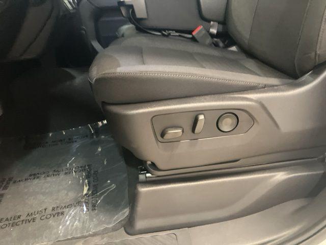2026 Chevrolet Silverado 1500 4WD Crew Cab Short Bed Custom