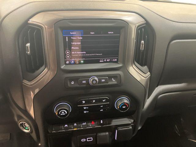 2026 Chevrolet Silverado 1500 4WD Crew Cab Short Bed Custom