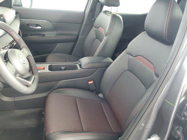 2025 Nissan Kicks SR FWD