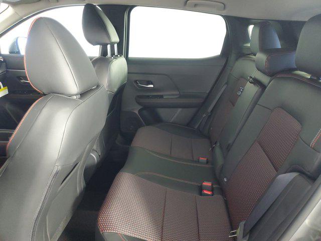 2025 Nissan Kicks SR FWD