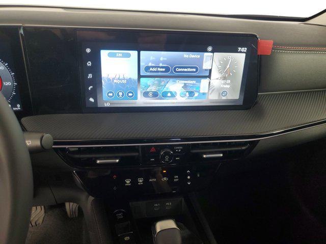 2025 Nissan Kicks SR FWD