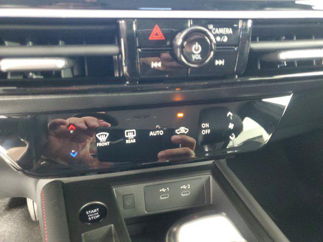 2025 Nissan Kicks SR FWD
