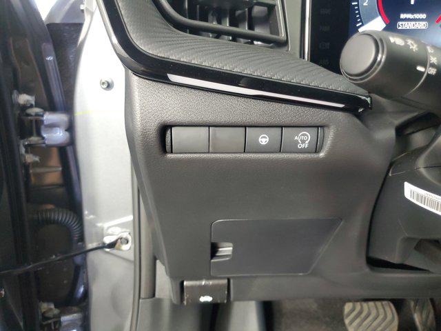 2025 Nissan Kicks SR FWD