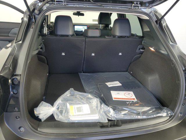 2025 Nissan Kicks SR FWD