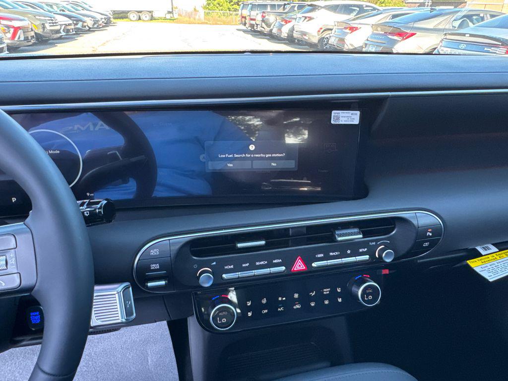 New 2026 Black HYUNDAI Limited FWD image 20