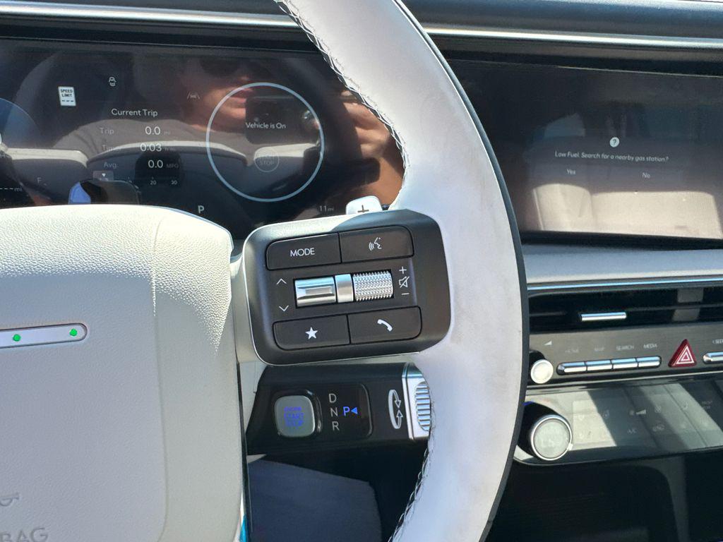 New 2026 White HYUNDAI Calligraphy FWD image 18