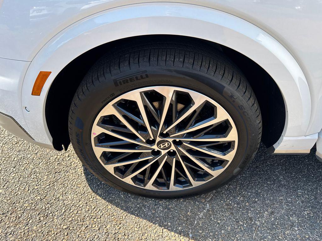 New 2026 White HYUNDAI Calligraphy FWD image 23