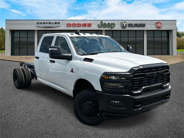 2026 RAM Ram 3500 Chassis Cab RAM 3500 TRADESMAN CREW CAB CHASSIS 4X4 60 CA 2026 RAM Ram 3500 Chassis Cab RAM 3500 TRADESMAN CREW CAB CHASSIS 4X4 60 CA