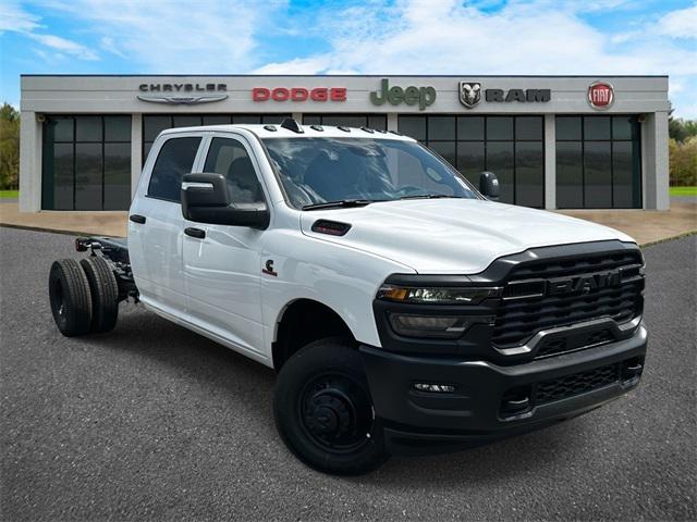 2026 RAM Ram 3500 Chassis Cab RAM 3500 TRADESMAN CREW CAB CHASSIS 4X4 60 CA 2026 RAM Ram 3500 Chassis Cab RAM 3500 TRADESMAN CREW CAB CHASSIS 4X4 60 CA