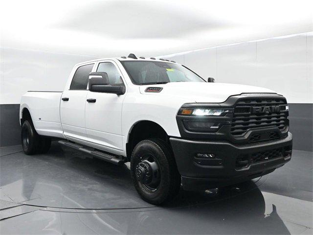 2026 RAM Ram 3500 RAM 3500 TRADESMAN CREW CAB 4X4 8 BOX