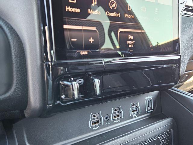 2026 Ram 1500 Laramie Crew Cab 4x4 5'7" Box
