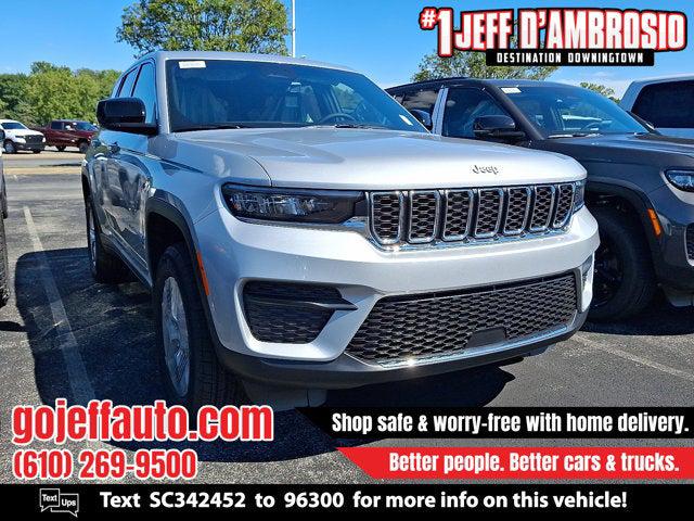 2025 Jeep Grand Cherokee GRAND CHEROKEE LAREDO X 4X4