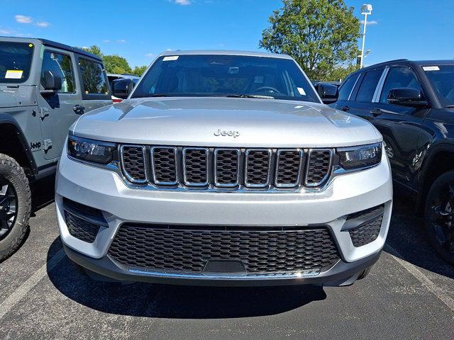 2025 Jeep Grand Cherokee GRAND CHEROKEE LAREDO X 4X4