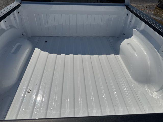 2026 Ram 1500 Lone Star Crew Cab 4x4 5'7" Box