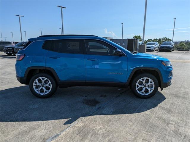 2025 Jeep Compass COMPASS LATITUDE 4X4