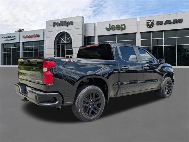 2023 Chevrolet Silverado 1500 4WD Crew Cab Short Bed Custom