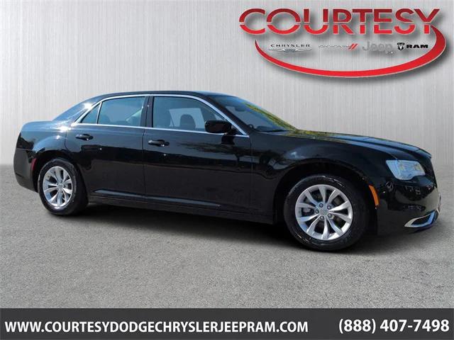 2022 Chrysler 300 Touring