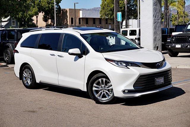 2023 Toyota Sienna Limited