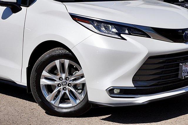 2023 Toyota Sienna Limited