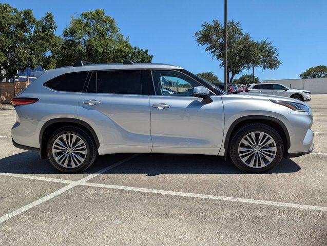 2022 Toyota Highlander Hybrid Platinum 2022 Toyota Highlander Hybrid Platinum