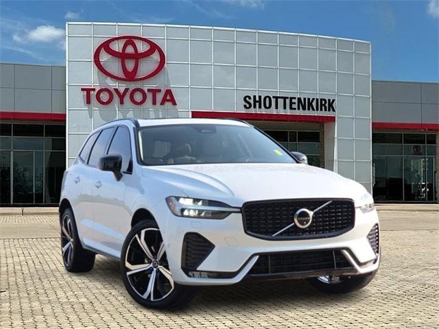 2025 Volvo XC60 B5 Ultra