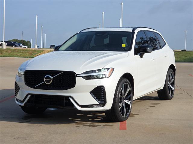 2025 Volvo XC60 B5 Ultra