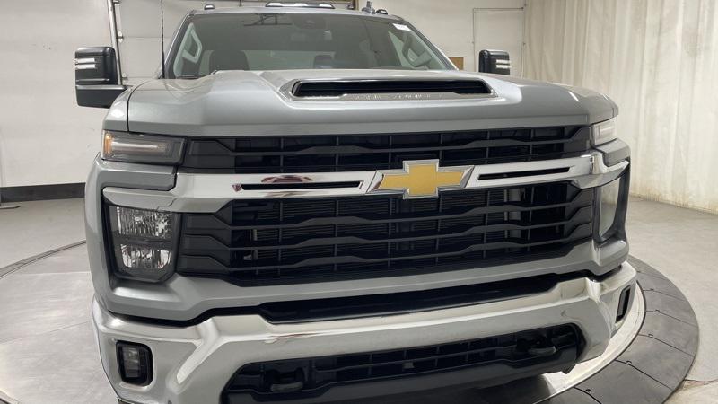 2024 Chevrolet Silverado 2500HD 4WD Crew Cab Standard Bed LT
