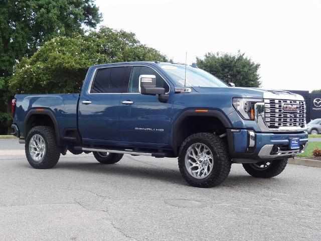 2024 GMC Sierra 2500HD 4WD Crew Cab Standard Bed Denali