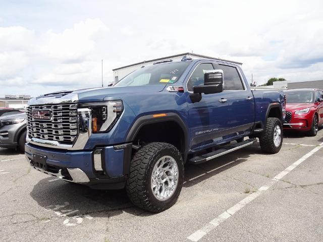 2024 GMC Sierra 2500HD 4WD Crew Cab Standard Bed Denali