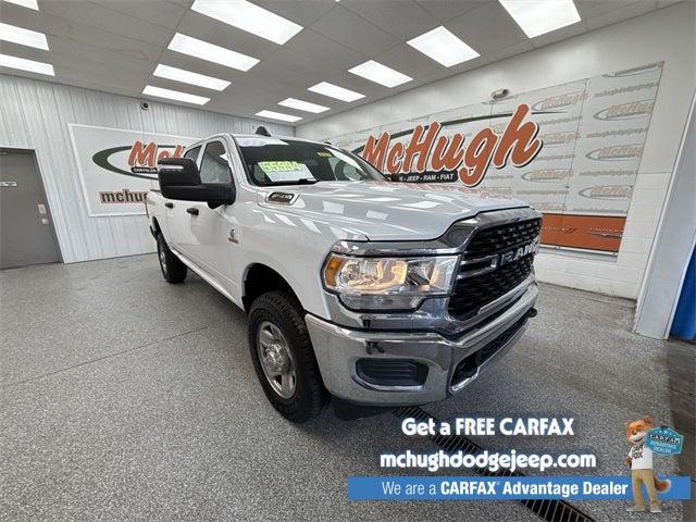 2023 RAM 3500 Tradesman Crew Cab 4x4 64 Box