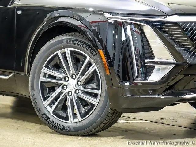 2025 Cadillac iQ Luxury 1 RWD
