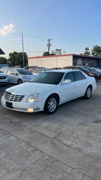2010 Cadillac DTS Standard