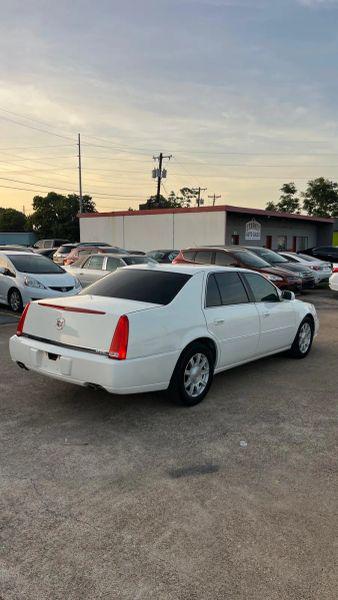 2010 Cadillac DTS Standard