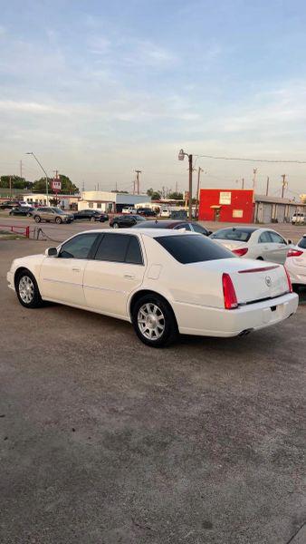 2010 Cadillac DTS Standard