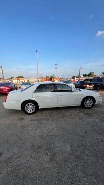 2010 Cadillac DTS Standard