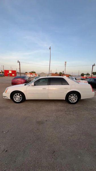2010 Cadillac DTS Standard