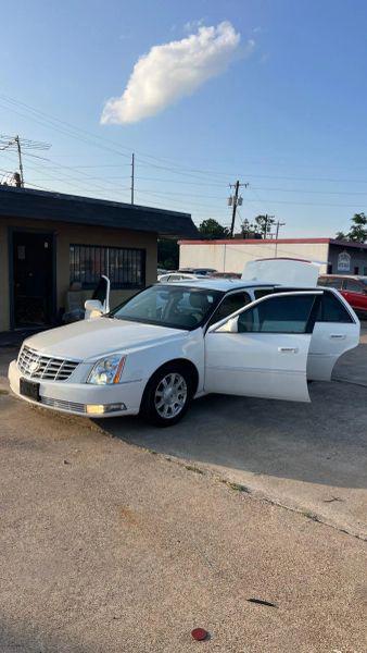 2010 Cadillac DTS Standard