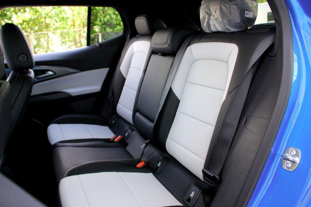 2025 Chevrolet Equinox LT 2