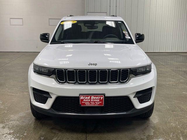 2023 Jeep Grand Cherokee Laredo 4x4
