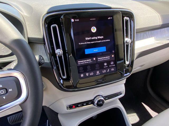 2026 Volvo XC40 Plus, B5 AWD Gas (mild hybrid), Dark