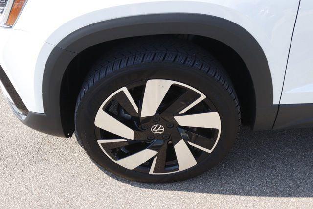 2024 Volkswagen Taos 1.5T SEL