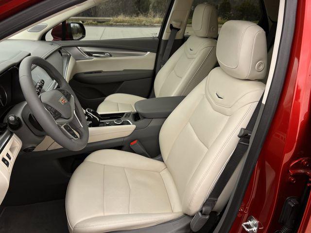 2025 Cadillac XT5 FWD Premium Luxury
