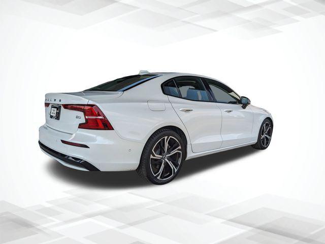 2024 Volvo S60 B5 Plus Dark Theme