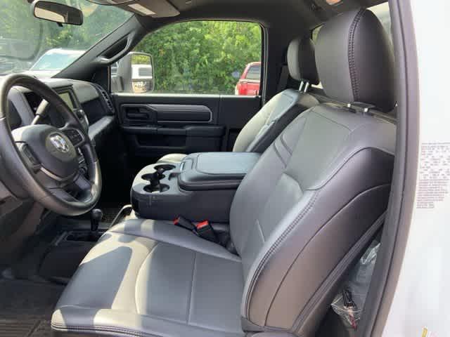 2024 RAM 3500 Chassis Tradesman/SLT