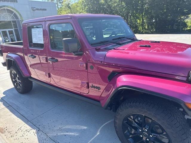 2024 Jeep Gladiator Nighthawk