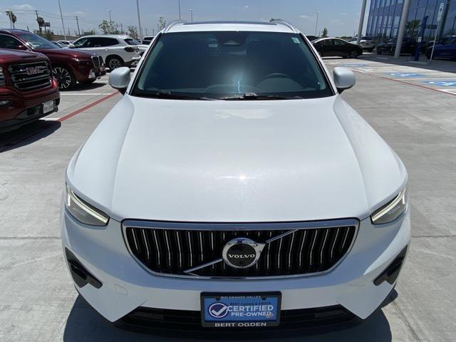 2023 Volvo XC40 B5 Plus Bright Theme